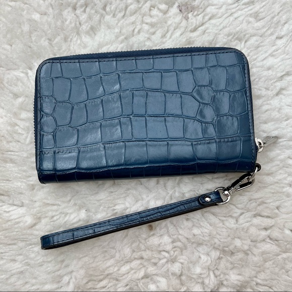 Michael Kors Croc Embossed Check Book/Phone Credit cards Wristlet Wallet - Picture 2 of 10